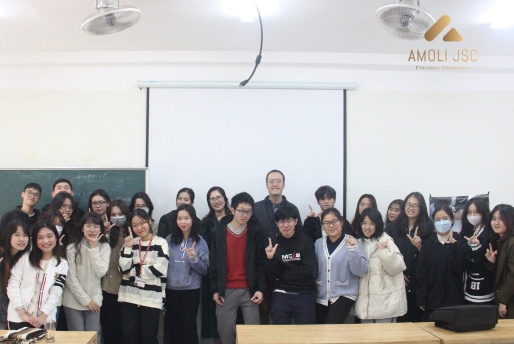 AMOLI x LCC (FTU): AMOLI đồng hành cùng CLB Nhà tư vấn Luật tại buổi training “Định hướng nghề nghiệp và Kỹ năng viết CV”  